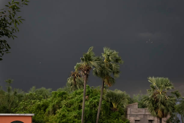rainstorm-clouds-darkness-frightening-sky