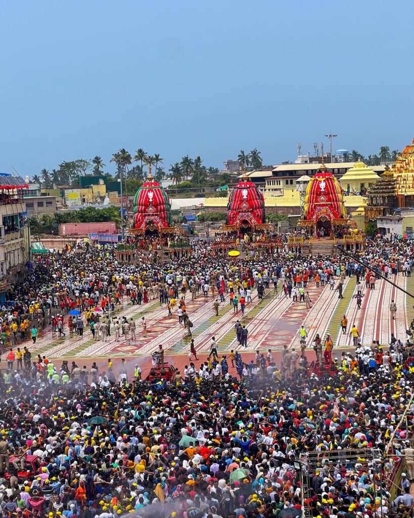 355837312_300460468997615_287727825900199609_n-819x1024