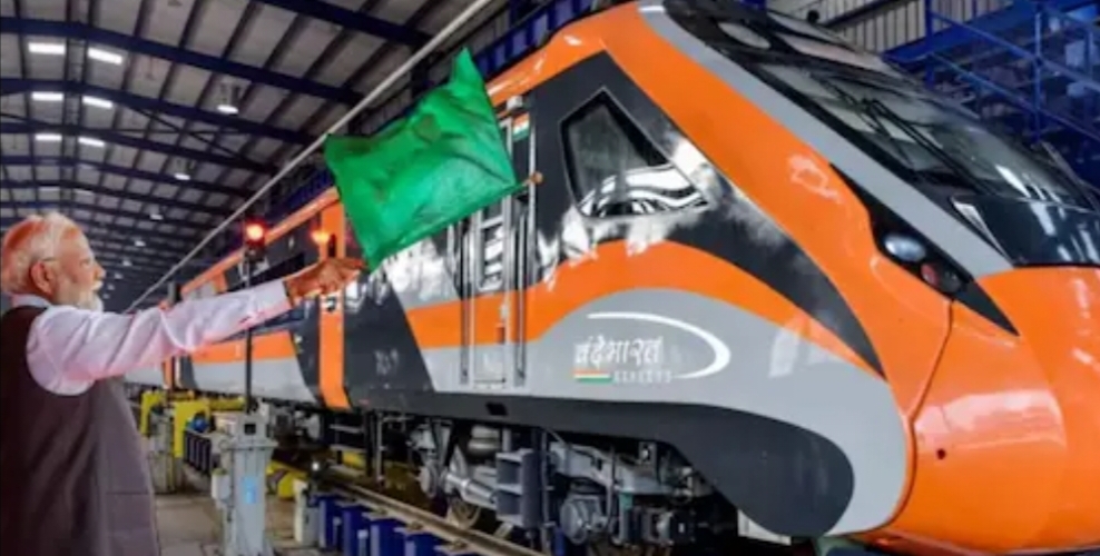 मोदी ने पश्चिम बंगाल के मालदा में ₹3,250 करोड़ से अधिक की रेल एवं सड़क अवसंरचना परियोजनाओं का उद्घाटन और शिलान्यास किया