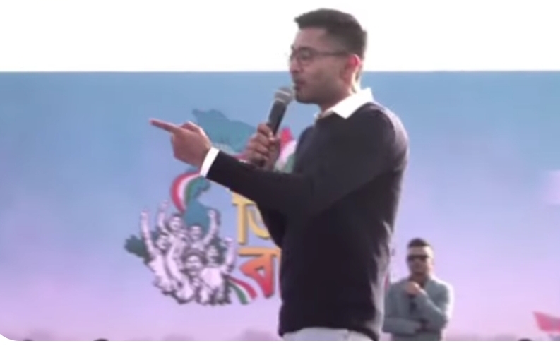 अभिषेक बनर्जी की सभा में पत्रकारों के लिए ‘QR कोड’ अनिवार्य, सुरक्षा के कड़े इंतजामों पर भड़के पत्रकार